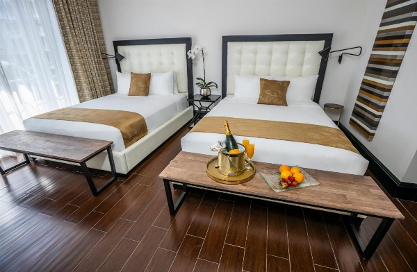 Hotel Croydon image 5